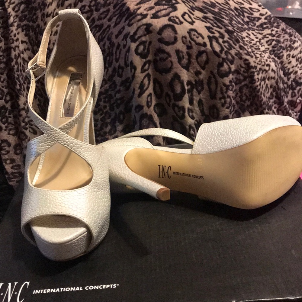 Size 6M - Picture 4 of 6